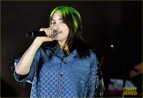 Billie Eilish says she lost 100,000 followers over a picture of her。